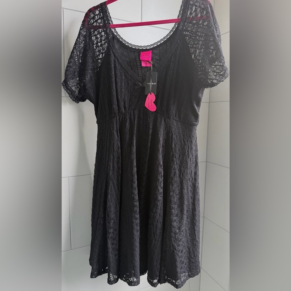 NWT Betsy Johnson Black Lace Skater Dress with Bow Detail 14/16 - Picture 5 of 13